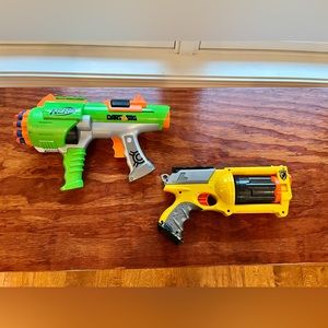 2 Barrel style nerf guns. Larger gun holds 10 bullets. Smaller gun holds 6.